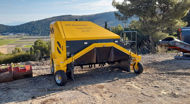 Izvršena isporuka stroja za prevrtanje kompostnih masa