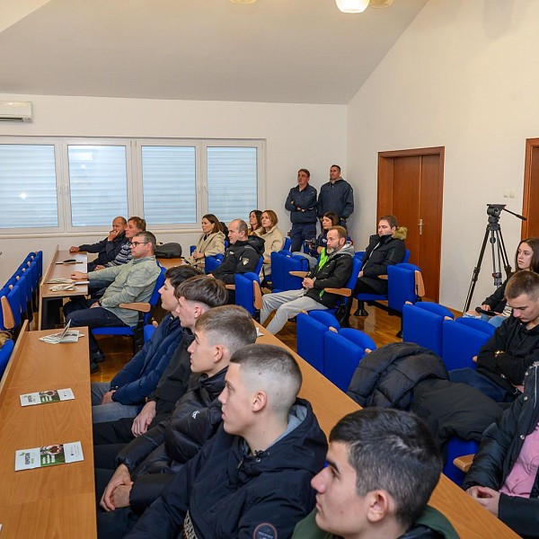 Priopćenje - Predavanje o kompostiranju:
Korisni savjeti za svakodnevnu praksu (8)